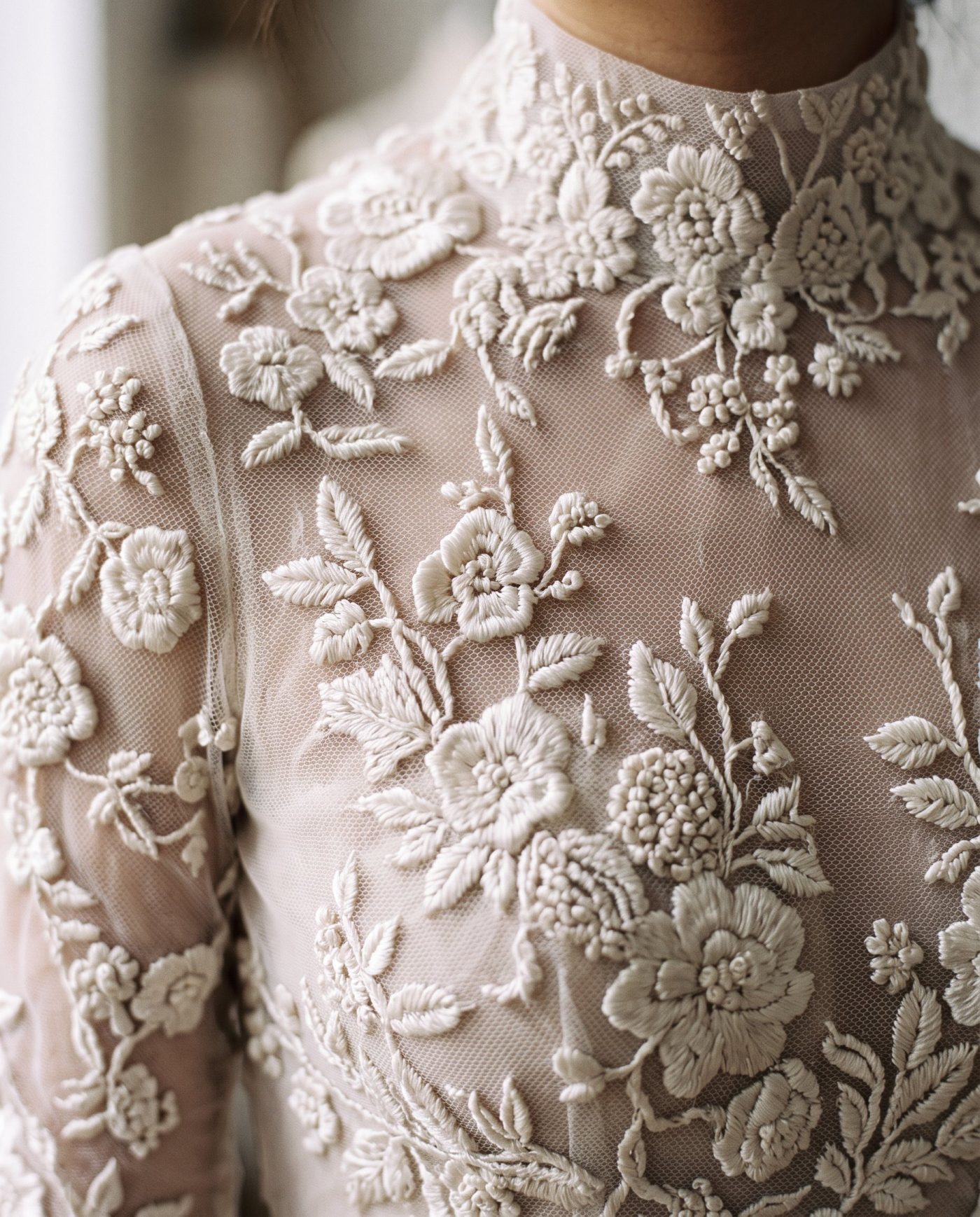 Détail de la robe Point de bourdon : coupe et finitions en gros plan